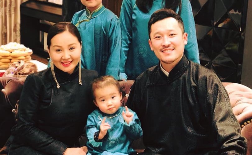 Олны танил эрхмүүдийн сар шинийн гоёл